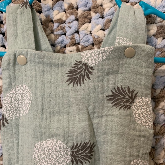 🎉✨HPx2🎉✨Baby Suspender Bodysuit - Picture 2 of 9